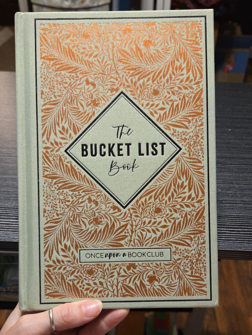 The Bucket List Book Tracker - Exclusive
